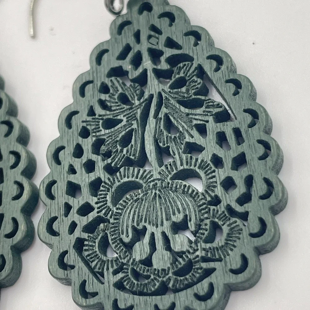 VTG Boho Retro Wooden Filigree Teardrop Earrings Set Mustard Yellow & Sage Green